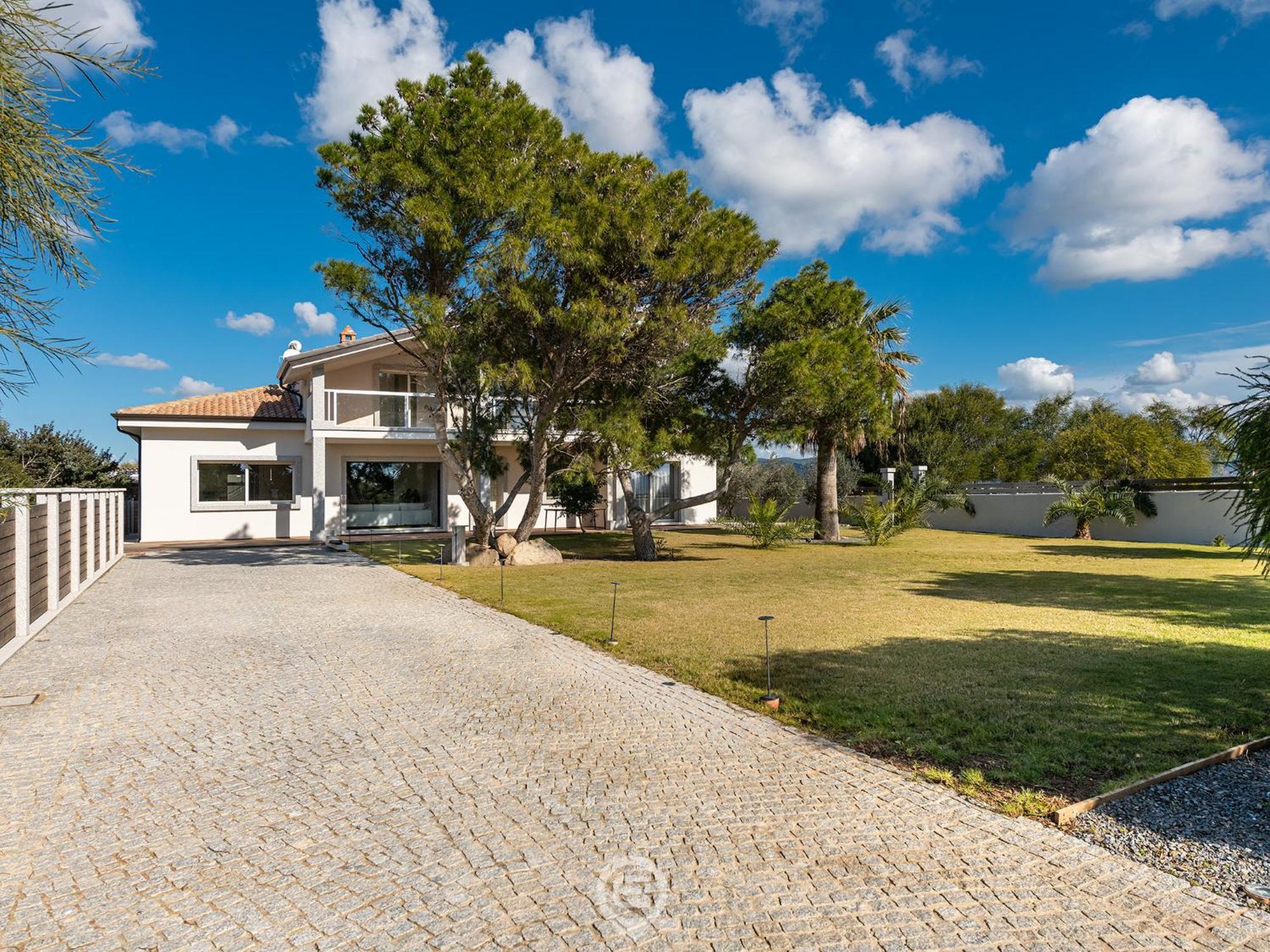 Golden Dunes Escape Villa Porto Pino Exterior photo